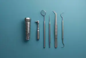 Diş implantı modeli ve aletleri